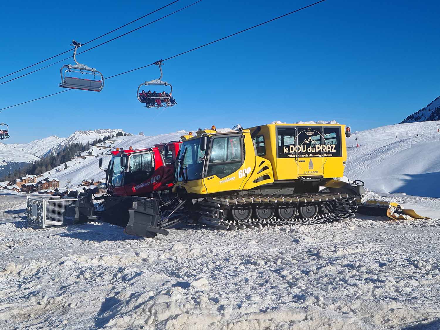 photos des dameuses du Dou du Praz